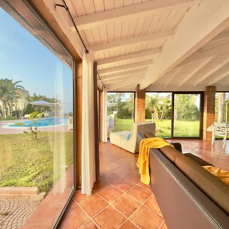 Cocus Villa *